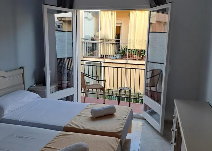 Caste Πανσιόν Λορέτ Ντε Μαρ