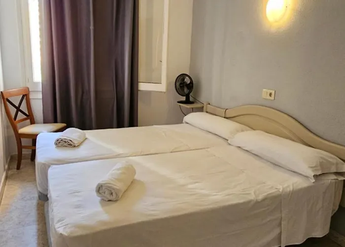 Caste Πανσιόν 3*